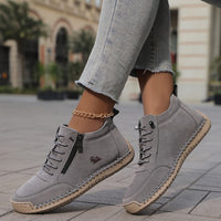 Gris oscuro