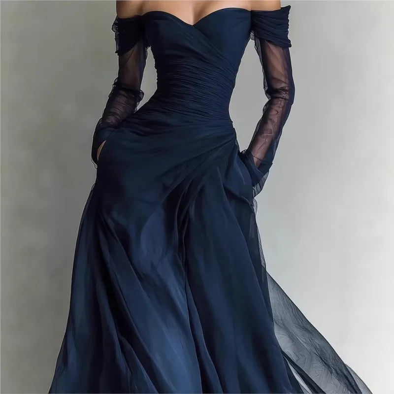 Eleonora | Vestido largo con hombros al descubierto e inserciones de malla
