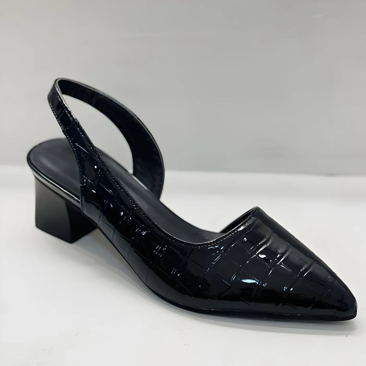 WYNN – Zapatos de tacón con punta larga